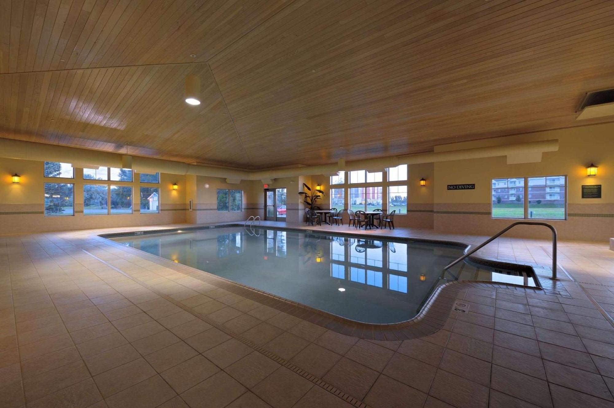 Country Inn & Suites By Radisson, Grand Forks, Nd المرافق الصورة